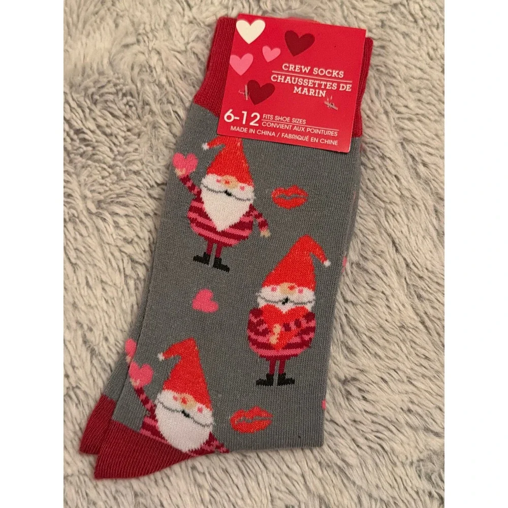 Valentine's Day Crew Socks Gnome Hearts‎ Fits Size 6-10 NEW